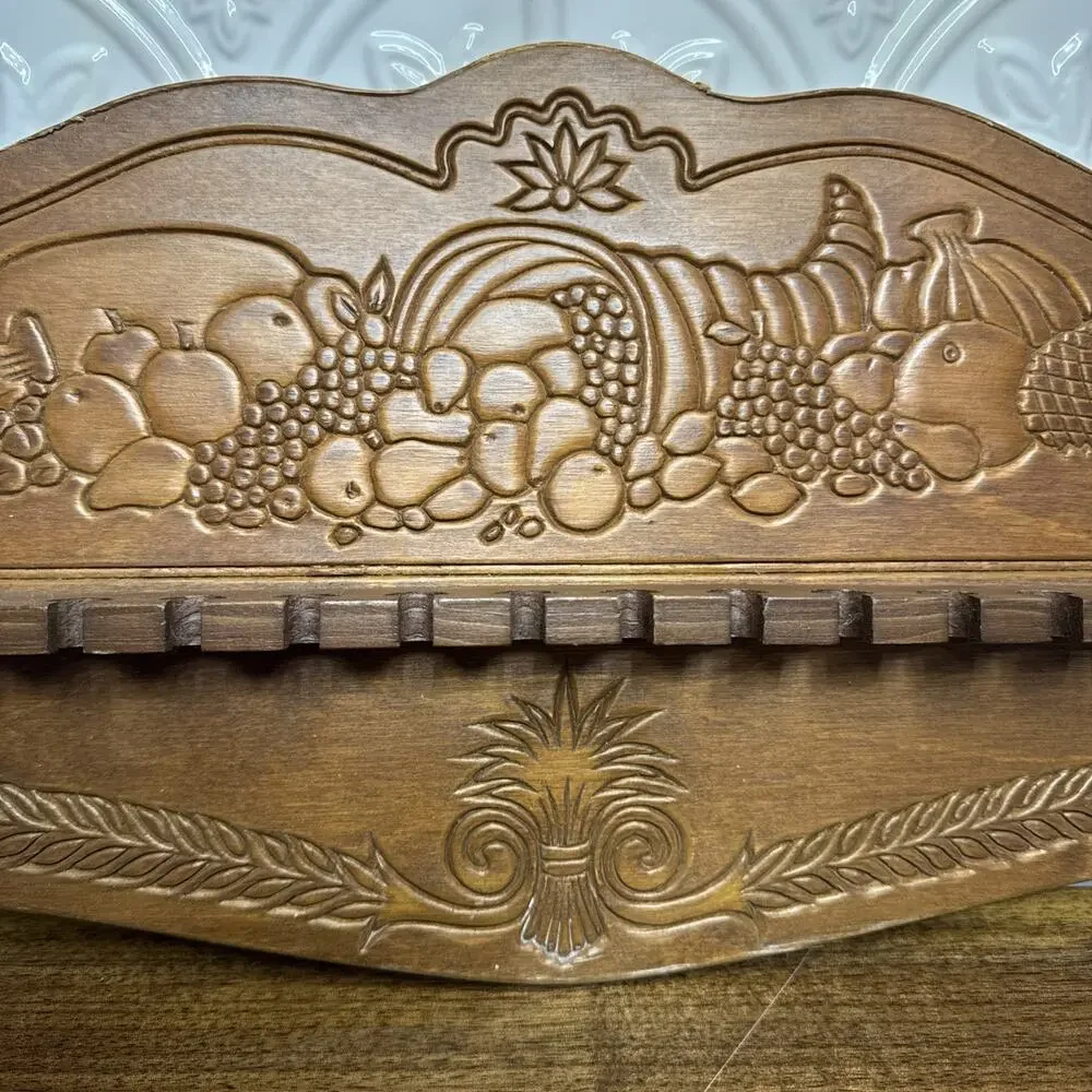 Vintage Wooden Souvenir Spoon Collector Wall Display Rack, Cornucopia, 16 Slots